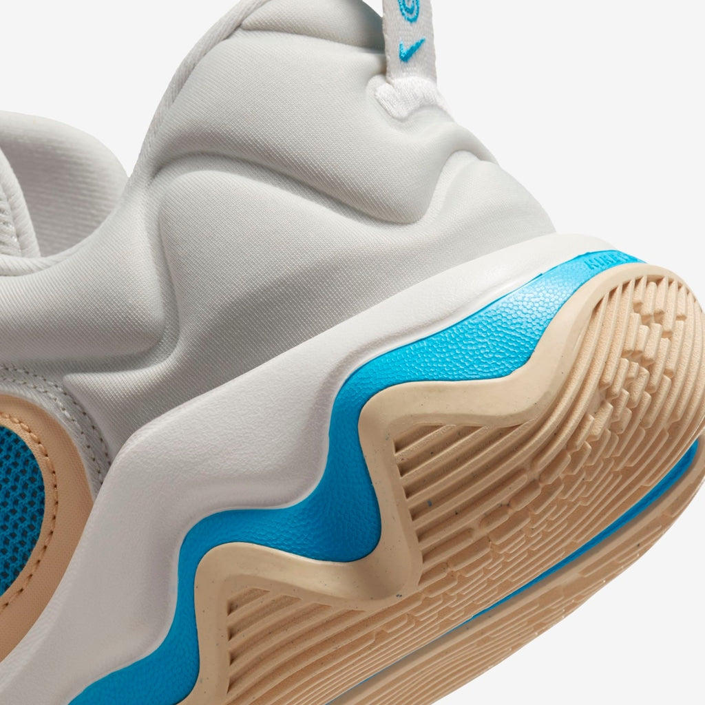 Nike Giannis Immortality 3 „graue“ Turnschuhe