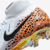 Chuteira Nike Phantom Luna 2 Elite FG Campo Electric