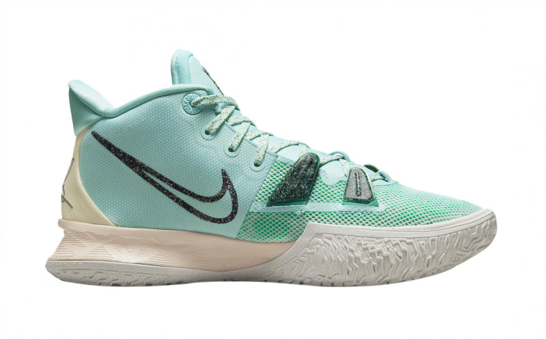 NIKE KYRIE 7 „COPA“ SNEAKERS
