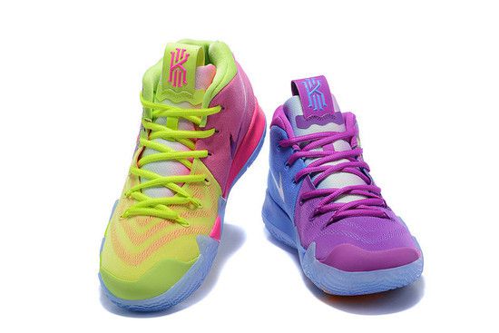 NIKE KYRIE 4 CONFETTI SNEAKERS – LILA/GELB